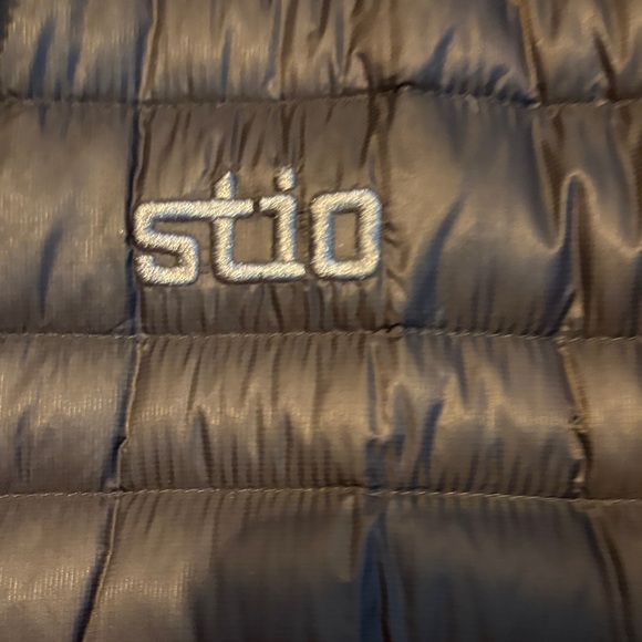 Stio Men's Dark Gray Puffer Jacket - Picture 5 of 7